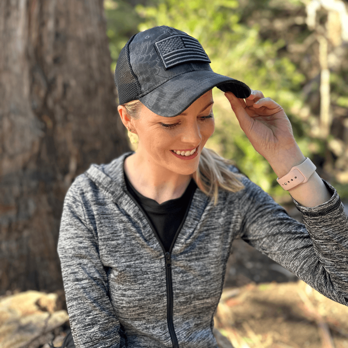 Gorra con parche de estilo táctico y correa ajustable