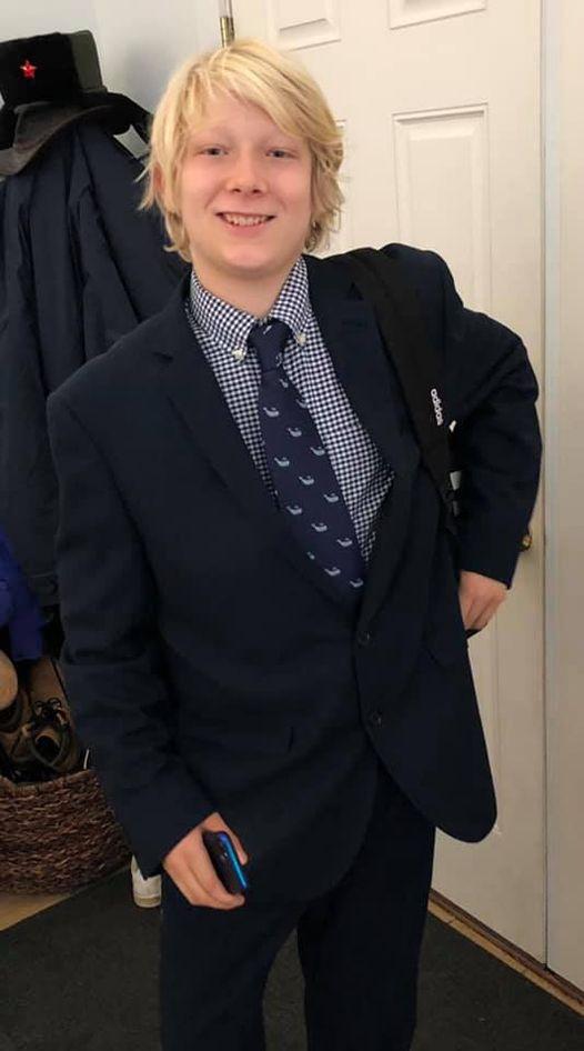 Corbata de cachalote - Gris sobre azul marino, seda tejida - Abierta