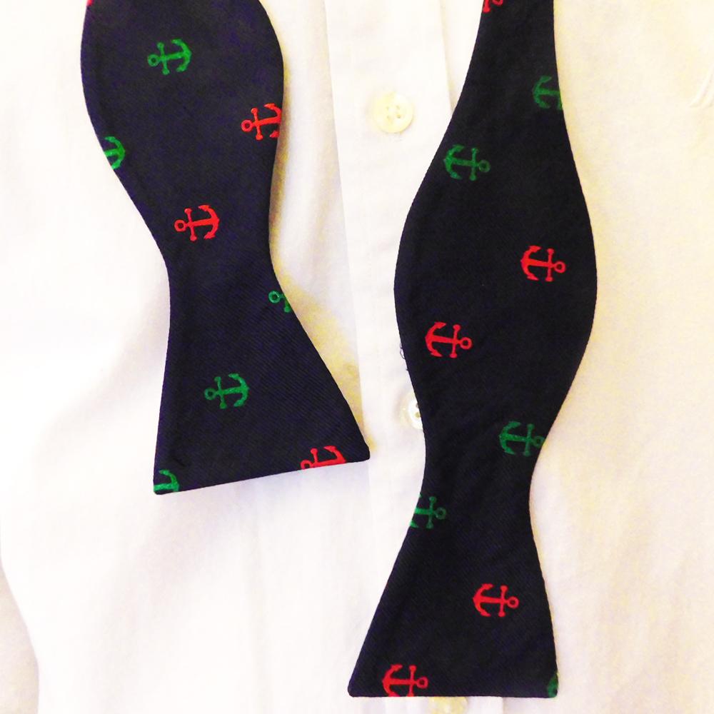 Pajarita de ancla, babor y estribor, seda tejida