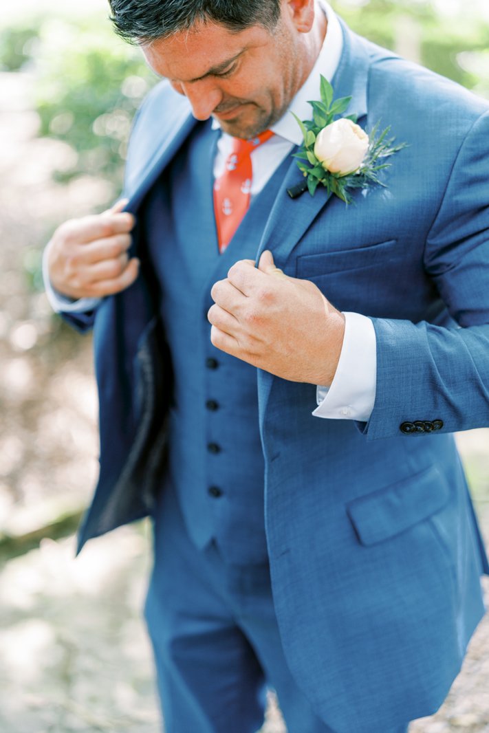 Corbata de ancla - Azul claro sobre coral, seda estampada