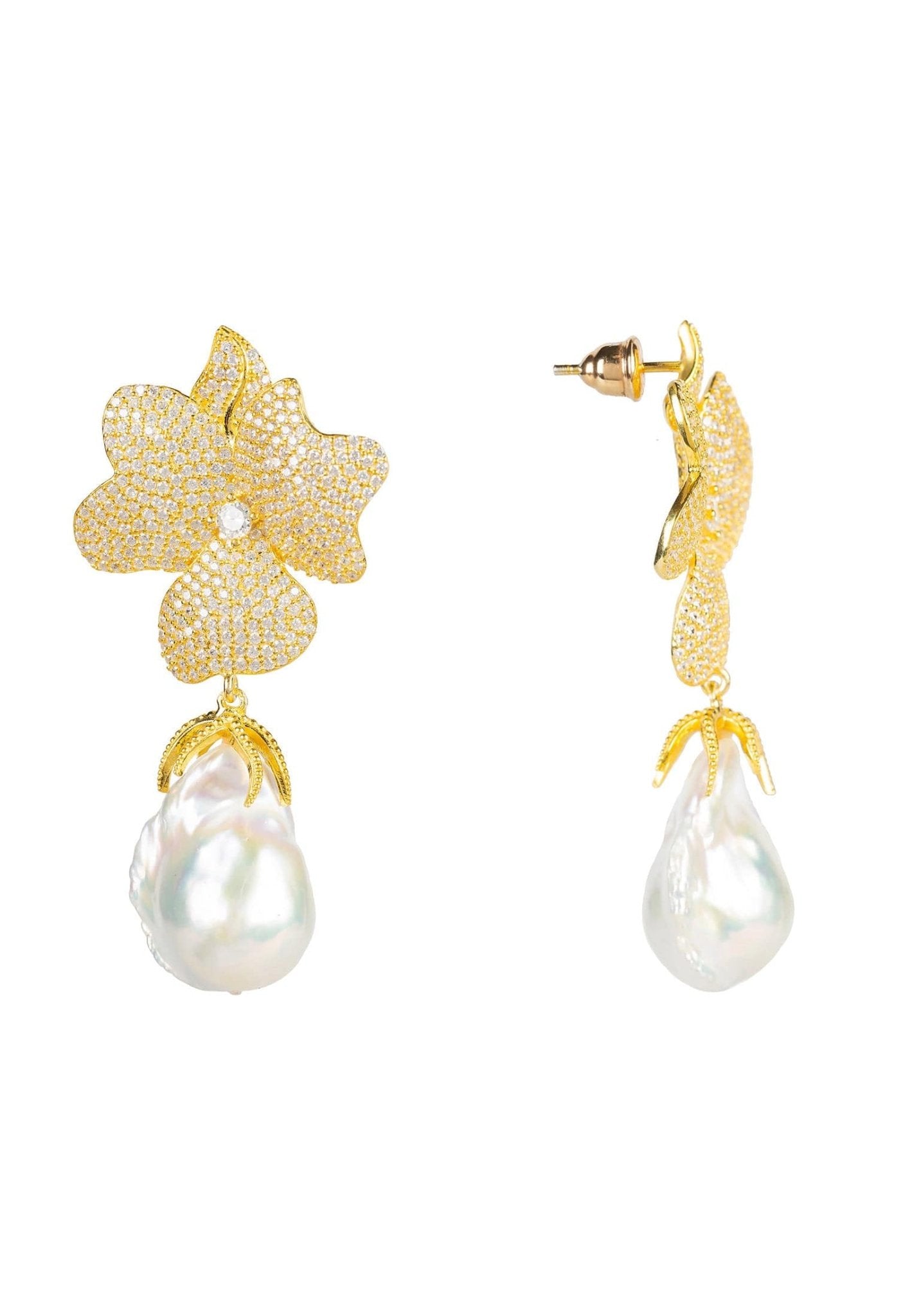 Baroque Pearl White Flower Earring Yellow Gold