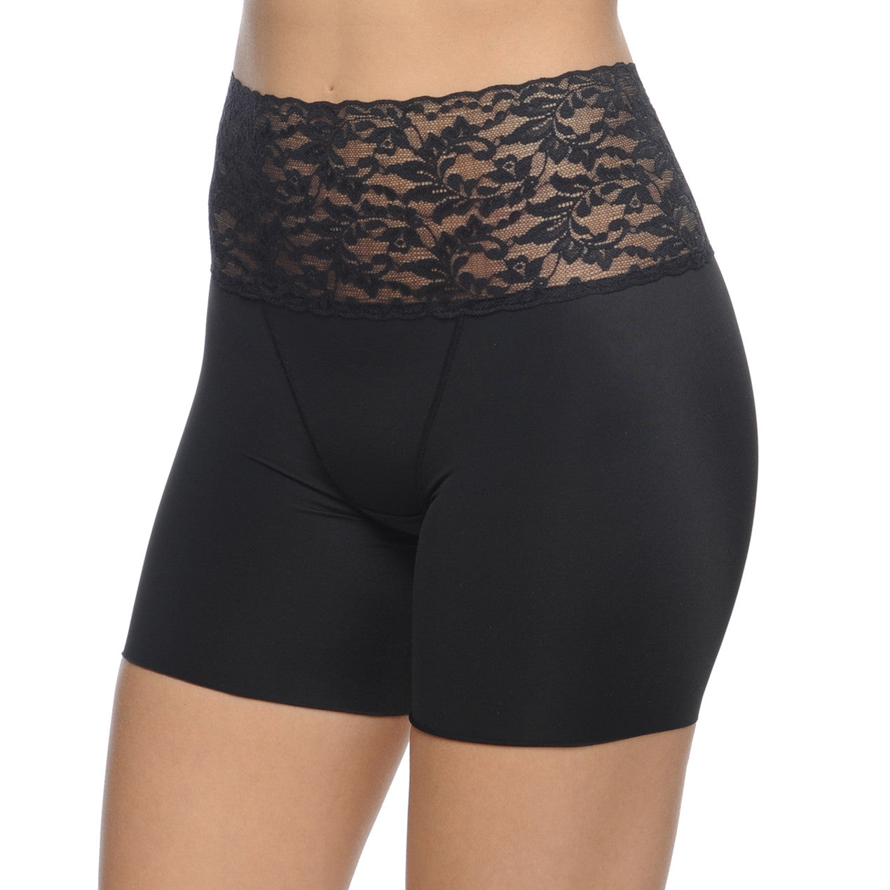 Pantalón corto ajustado para niño con banda de encaje en la cintura, color negro