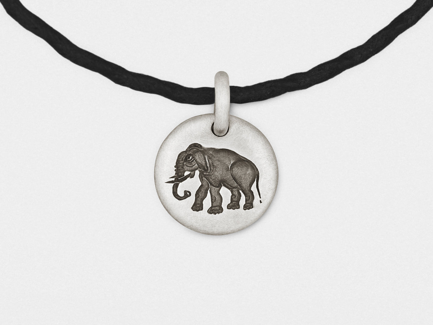 Pulsera con dije de elefante en plata de ley