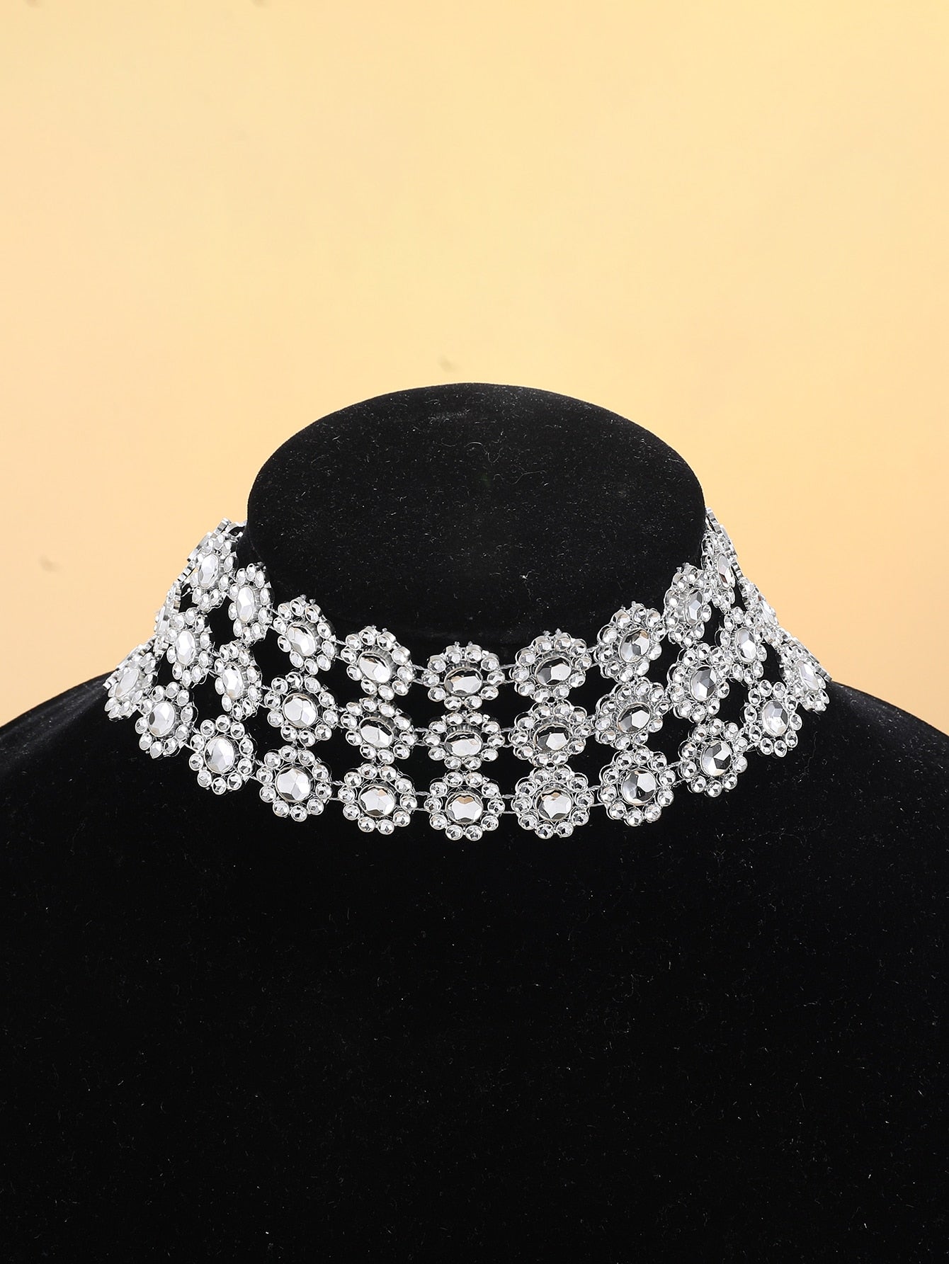 Neck-Glam Choker
