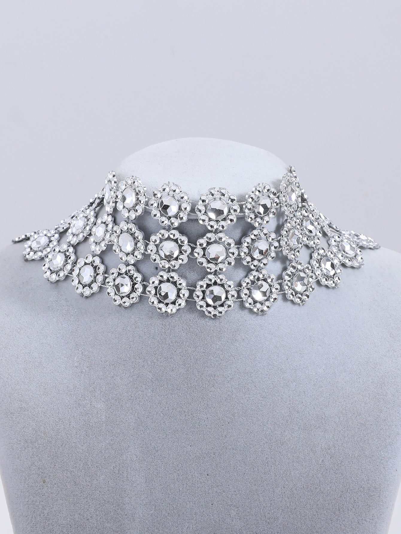 Neck-Glam Choker