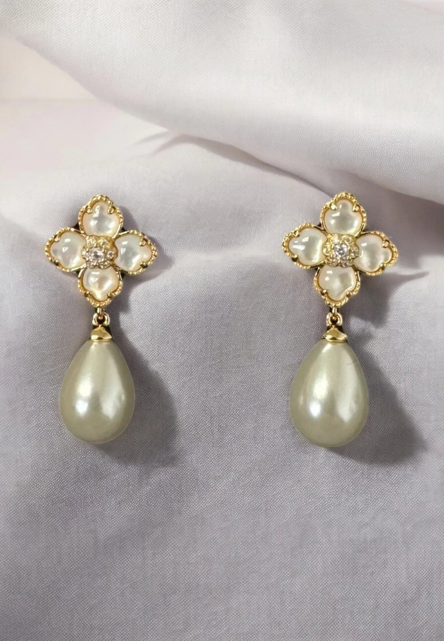 Flower Clover Pearl Drop Earrings Mother of Pearl Gold