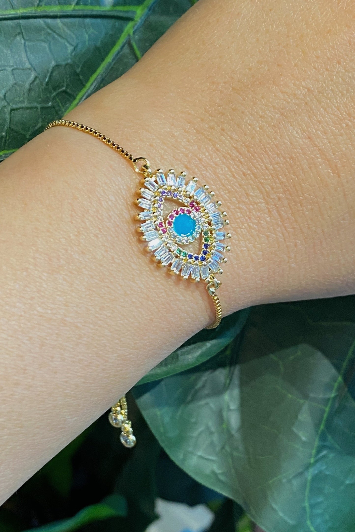 Pulsera deslizante con ojo de cristal