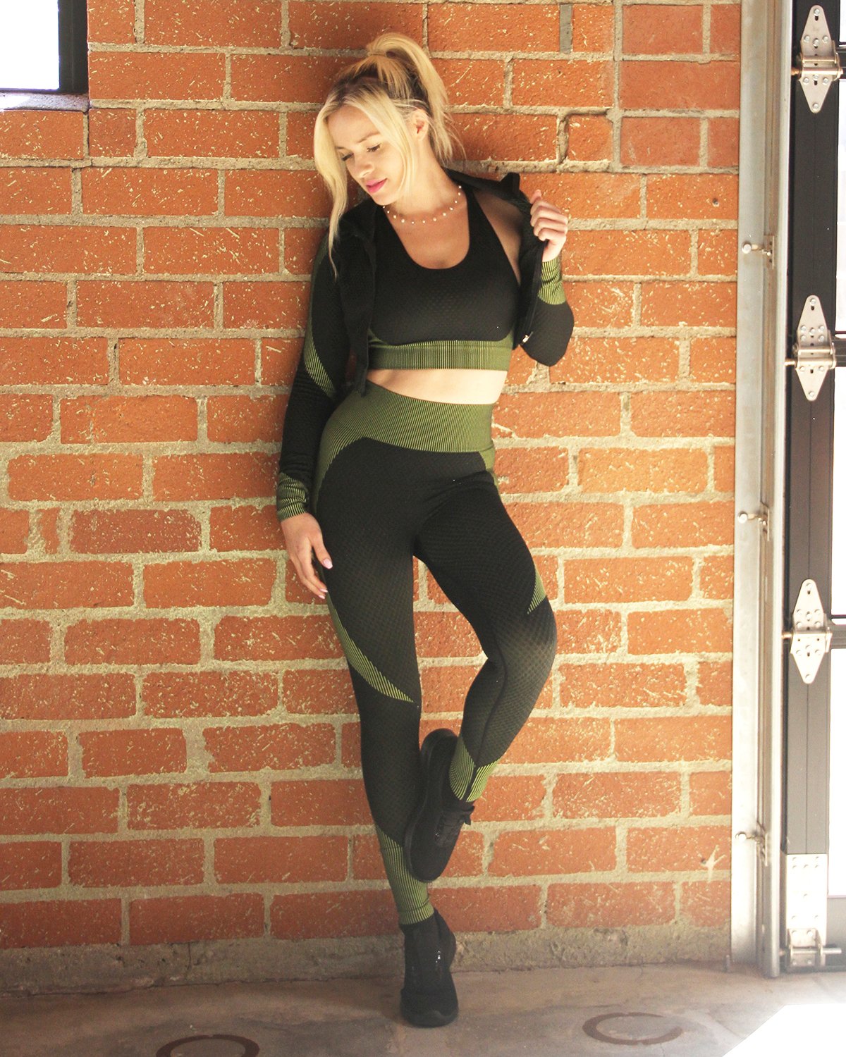 Trois Seamless Legging - Black With Green