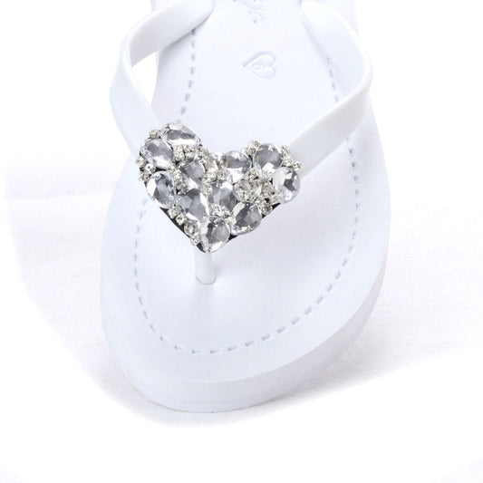 Chanclas planas con diamantes de imitación y corazón de cristal 