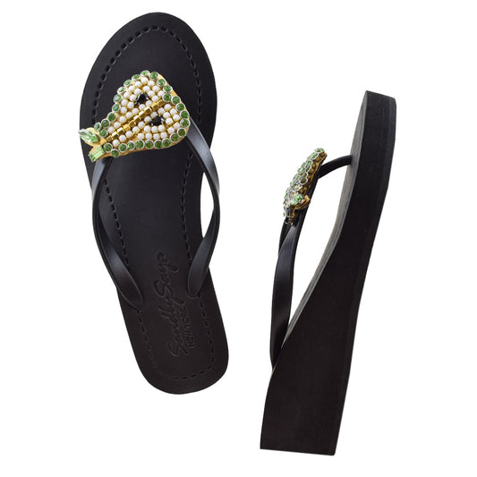 Chanclas de cuña media con diamantes de imitación y diseño de pera 